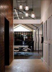 Hamilton Road (D8), Office #589749011